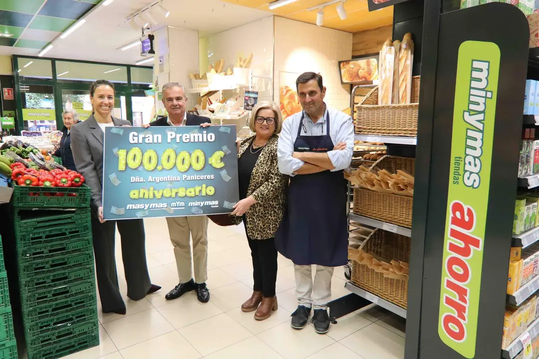 A la izda,Eva Rodr&iacute;guez; Antonio Lebr&oacute;n; Argentina Paniceres y Victor Piquero