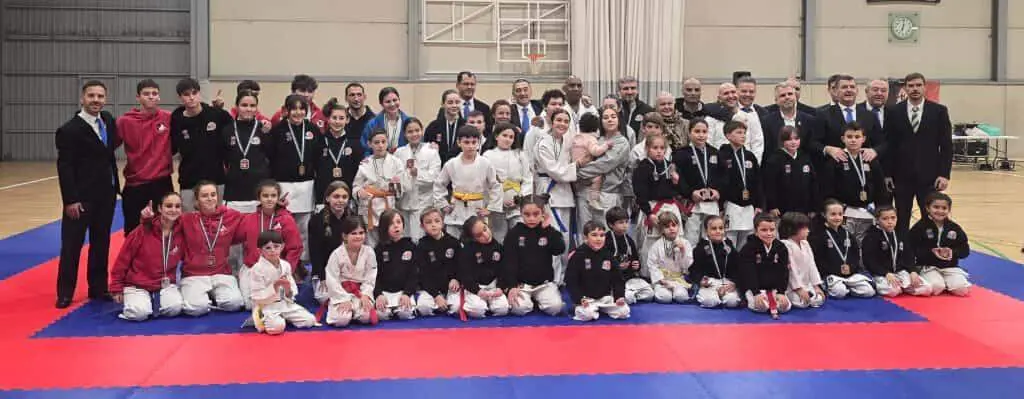 Los componentes del equipo de Tai-Jitsu de Llanera