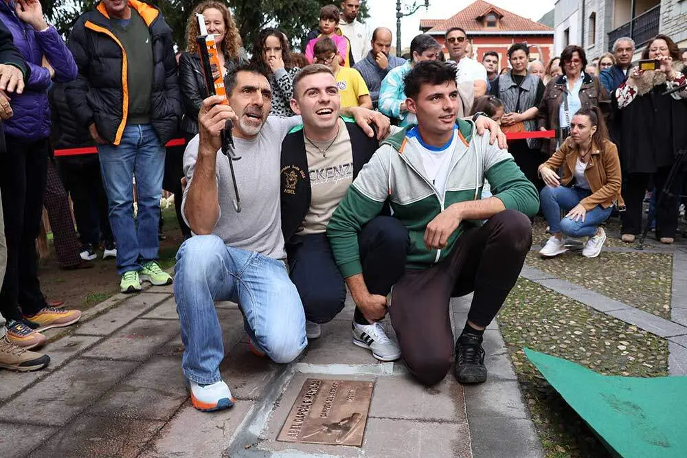 placa-abel-cimentada-campeon-sella-07