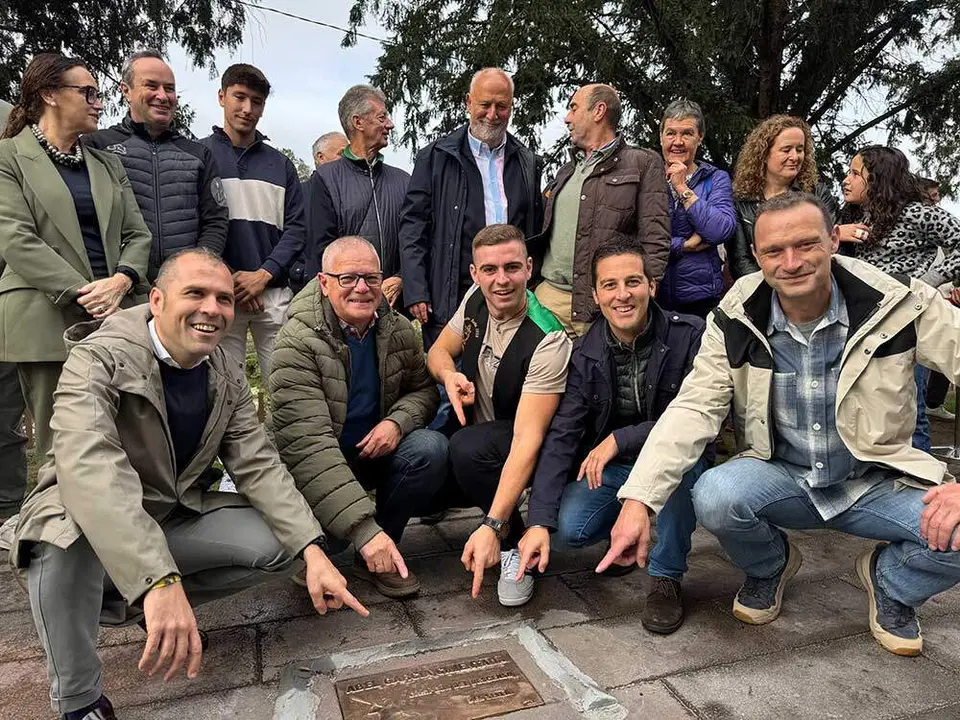 placa-abel-cimentada-campeon-sella-013