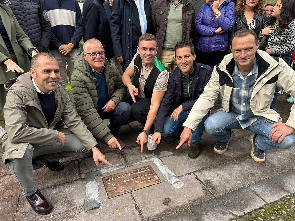 placa-abel-cimentada-campeon-sella-014