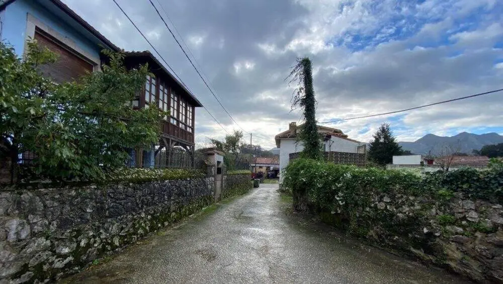 pavimentacion-caminos-llanes