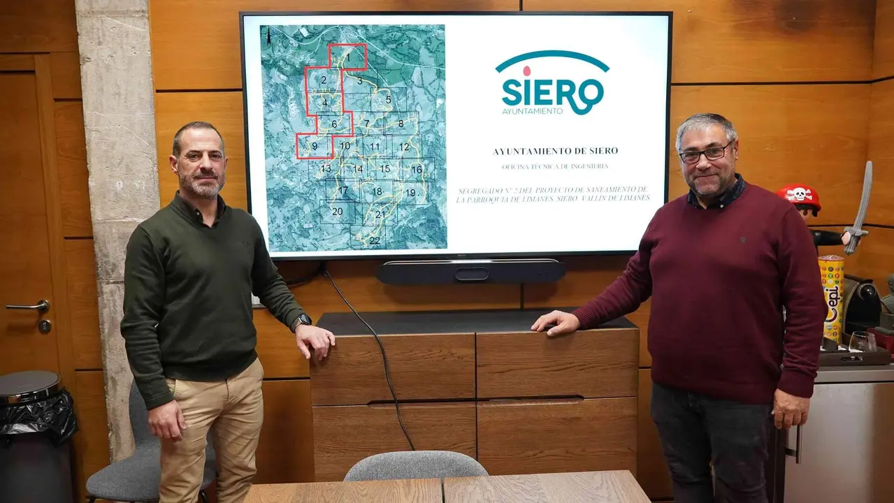 A la izda, el alcalde de Siero, &Aacute;ngel Garc&iacute;a, junto a Pergentino Mart&iacute;nez