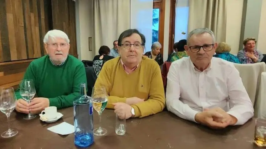 Comida de navidad Hogar del Jubilado Maliayo de Villaviciosa. (91)