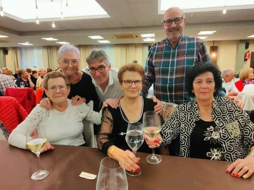 Comida de navidad Hogar del Jubilado Maliayo de Villaviciosa. (98)