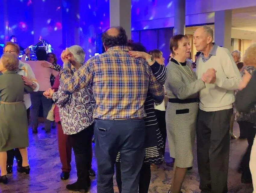 Comida de navidad Hogar del Jubilado Maliayo de Villaviciosa. (13)