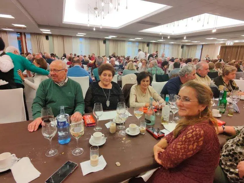 Comida de navidad Hogar del Jubilado Maliayo de Villaviciosa. (24)