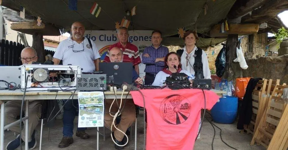 Radio Club Lugones en la fiesta de las carrozas de Valdesoto-A&ntilde;o 2024.