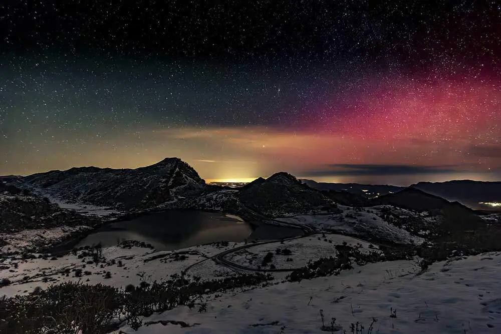 aurora-boreal-lagos-covadonga-01