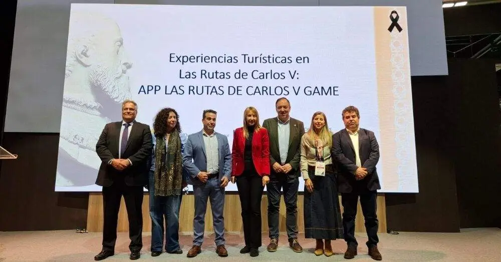 Autoridades en representaci&oacute;n de la Red de Cooperaci&oacute;n del Itinerario Cultural Europeo de las Rutas de Carlos V.