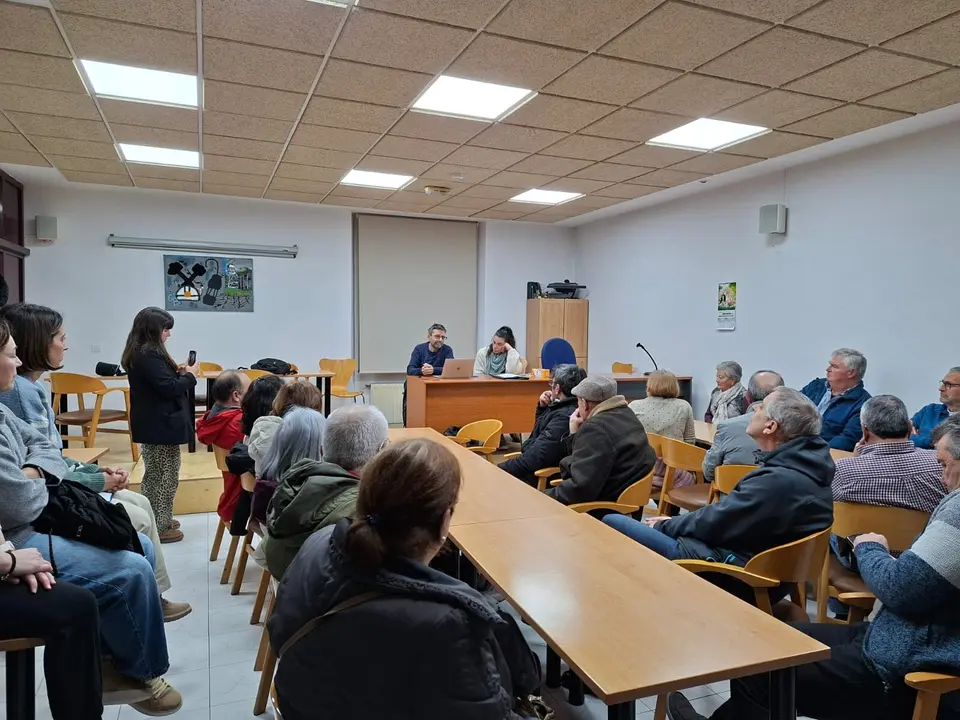 Un momento de la reuni&oacute;n de la Plataforma en Carbay&iacute;n