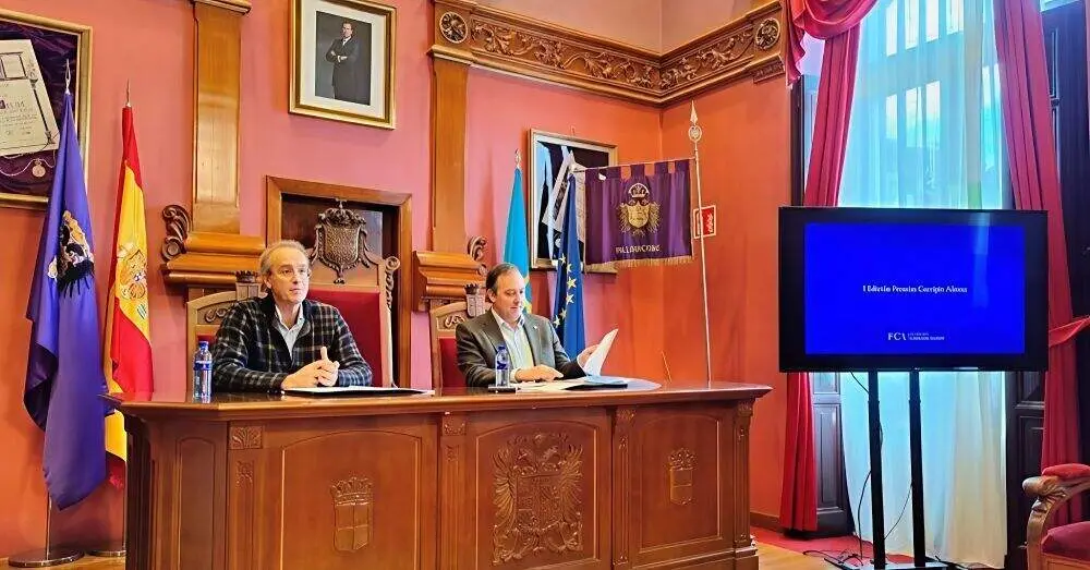 Andr&eacute;s &Aacute;lvarez y Alejandro Vega durante la presentaci&oacute;n hoy de los Premios Fundaci&oacute;n Corripio Alonso.