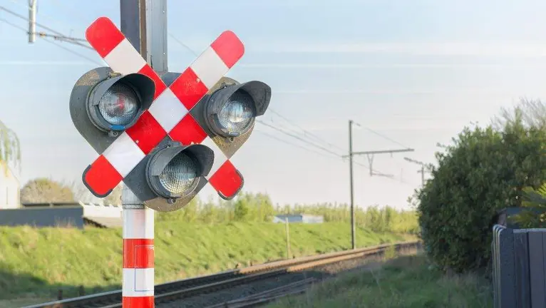 paso-nivel-tren-pilona