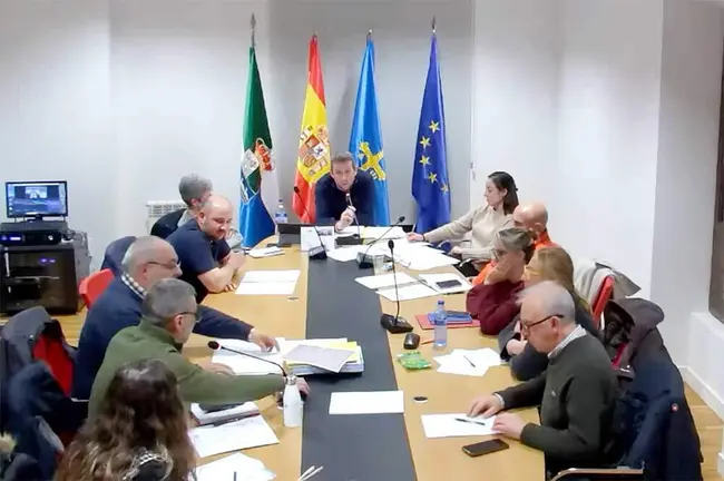 pleno-colunga-justino-perez-alcalde-toyos