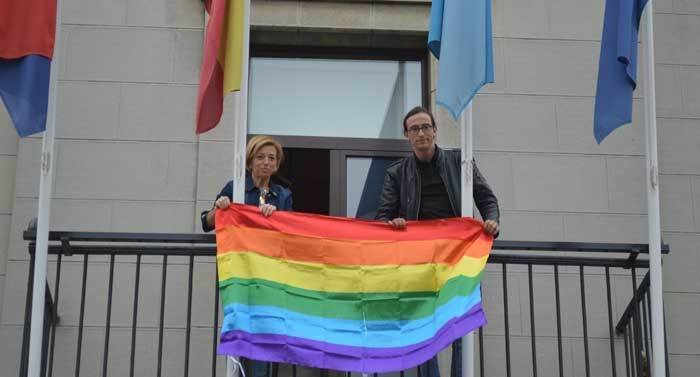 bandera-arcoiris-orgullo-gay-norena.jpg