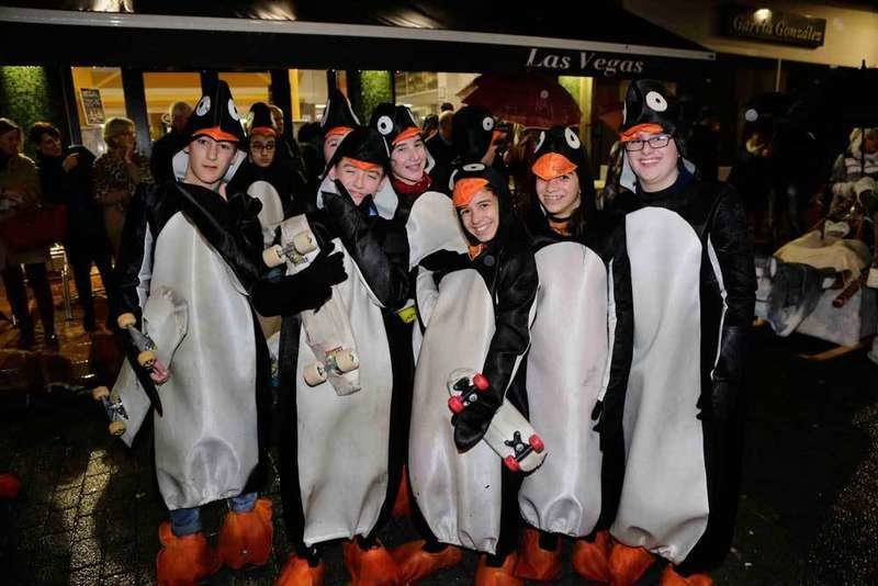 pinguinos-disfraz-esquimales-porrua.jpg