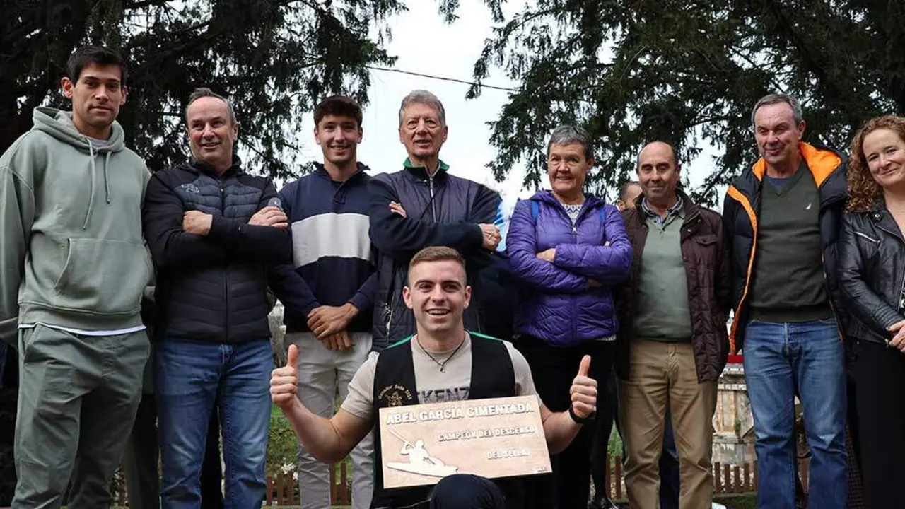 placa-abel-cimentada-campeon-sella-01