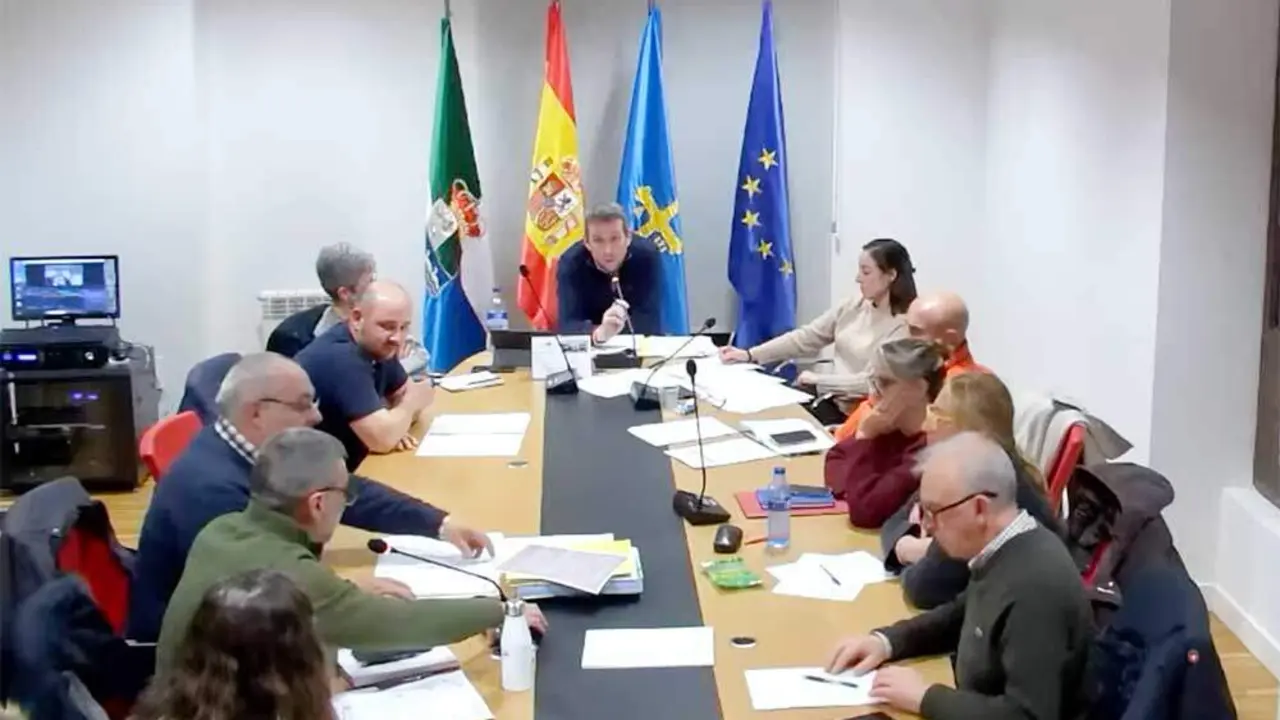 pleno-colunga-justino-perez-alcalde-toyos