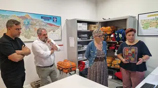 A la izda, el director general de Cooperaci&oacute;n Local y Seguridad, Jorge Olmo Ron; el gerente del SEPA, Jes&uacute;s Pallar&eacute;s; la consejera de Salud, Concepci&oacute;n Saavedra y la jefa de la Unidad de Coordinaci&oacute;n del Programa Marco de Atenci&oacute;n a las Urgencias y Emergencias Sanitarias del SAMU Asturias, Raquel Rodr&iacute;guez Merlo.