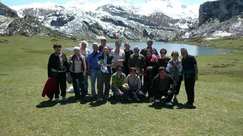 turistas en los lagos web.jpg