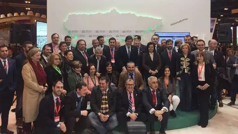 fitur-dia-asturias-alcaldes-presidente-fernandez