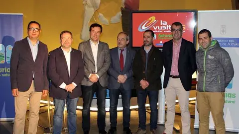 presentacion-vuelta-espana-muja-colunga.jpg