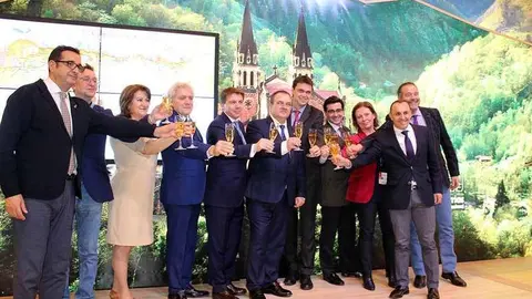 fitur-asturias-brindis-dop.jpg