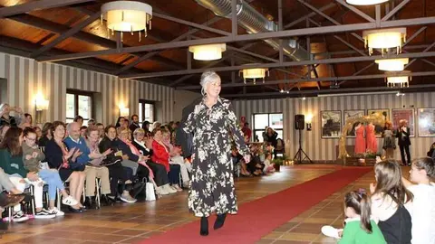 desfile-rosa-palo-cangas-04.jpg