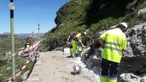 obras-pista-mantegas-onis.jpg