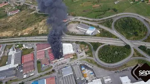 20190921-incendio-industrial-siero.jpg
