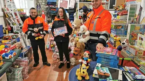 voluntarios-infiesto-juguetes