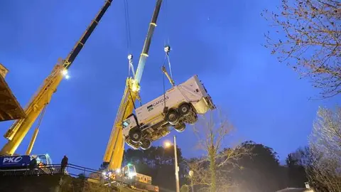 rescate-camion-basura-cangas-06