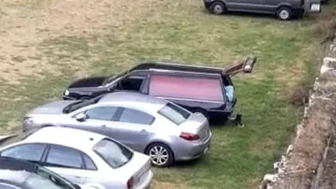 funeraria-autocaravana-cabrales