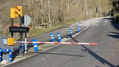 barrera-carretera-lagos-covadonga-03