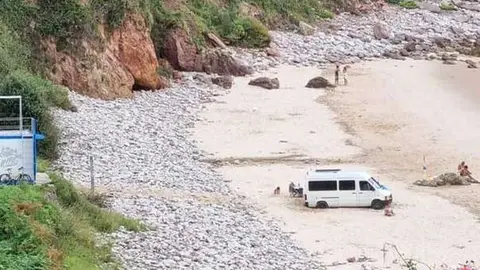 autocaravana-playa-andrin