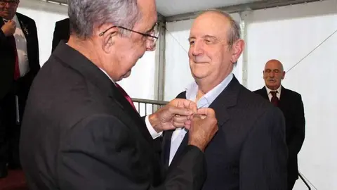 angel-lueje-avallana-oro-06