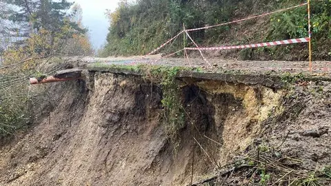camino-cueva-oscura-onis