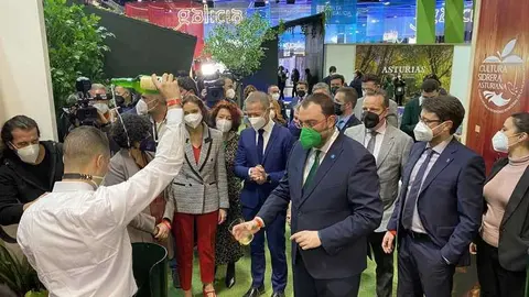 escanciando-sidra-fitur