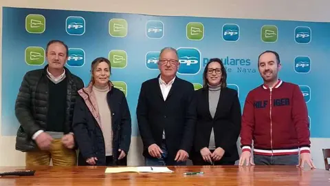 Reuni&oacute;n de los populares en Nava.