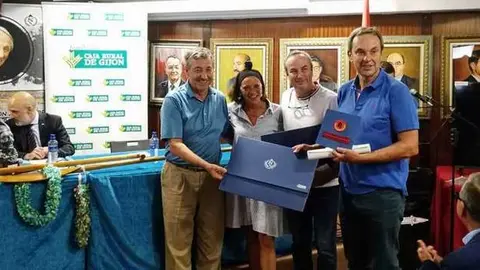 calo-ton-premio-amigos-dionisio-01