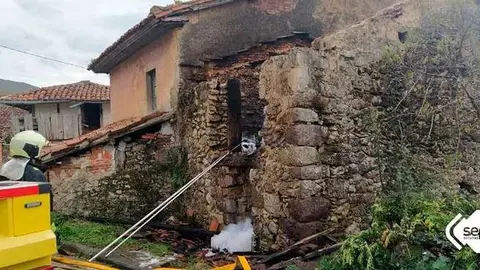 incendio-cuadra-cangas-onis.