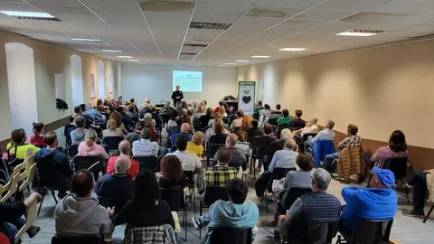 Pleno de asistencia en la Jornada de Formaci&oacute;n de la campa&ntilde;a de compostaje de Villaviciosa.