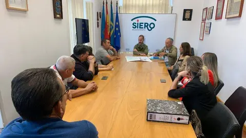 reunion-vecinos-inundaciones-siero