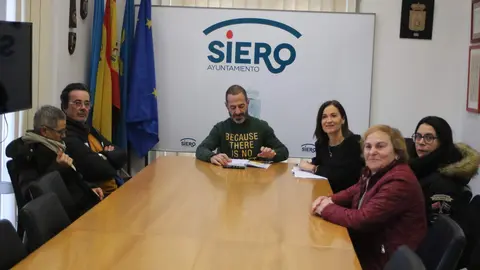 Un momento de la reuni&oacute;n del alcalde con los representantes vecinales