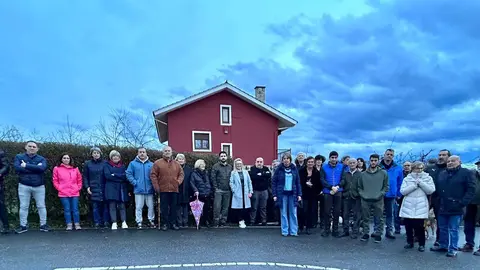 Miembros del PP de Llanera con vecinos de Pruvia y Soto