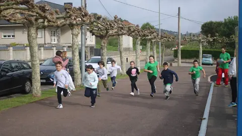 Algunos de los alumnos en pleno esfuerzo