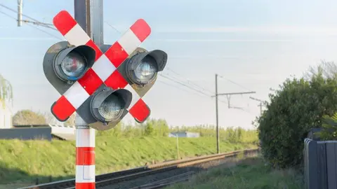 paso-nivel-tren-pilona