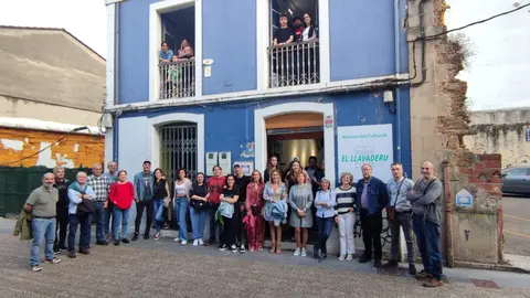 Asistentes a la inauguraci&oacute;n de la Asociaci&oacute;n