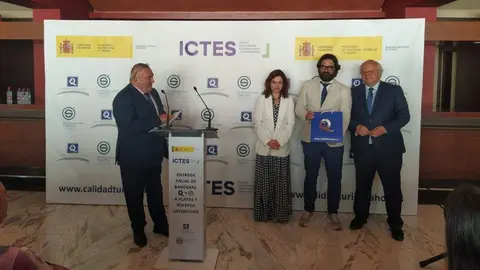 llanes-banderas-q-temporada-bano