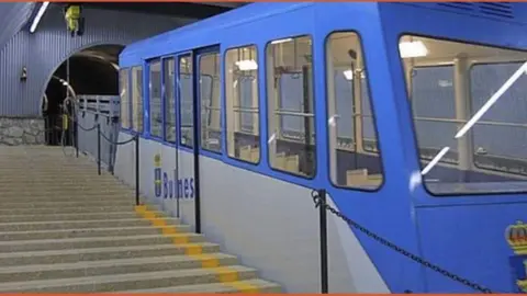 funicular-bulnes-cabrales
